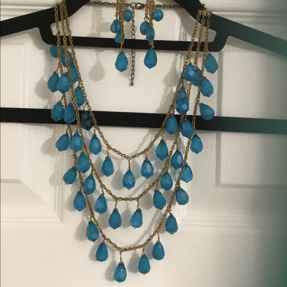 Aqua colored necklace and earrings set